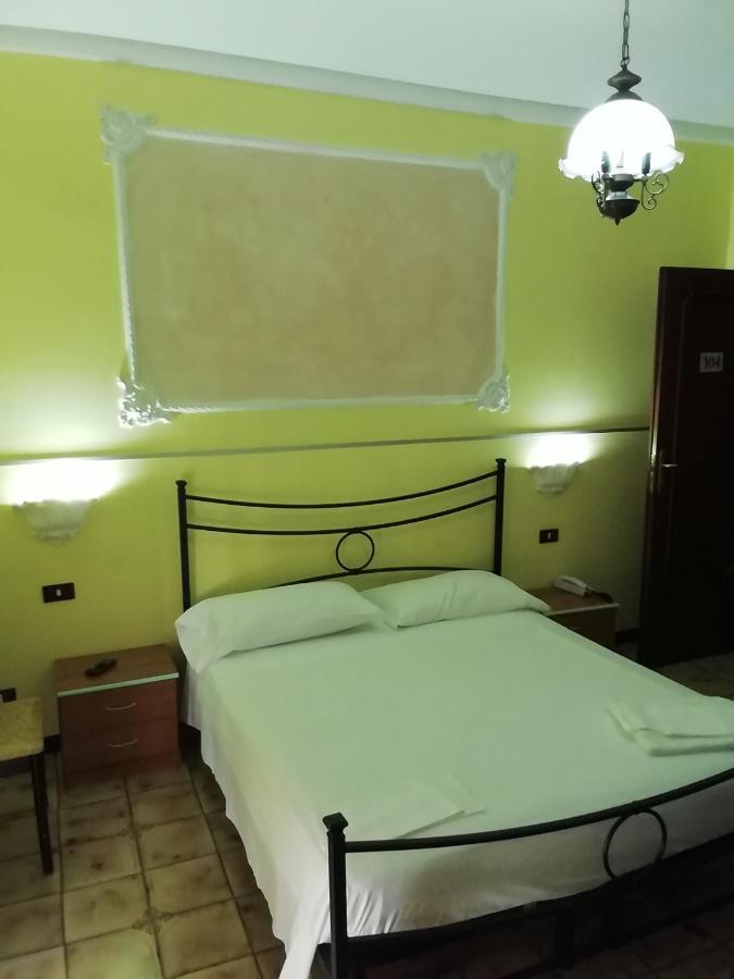 Hotel La Carina Grottaminarda Exterior foto
